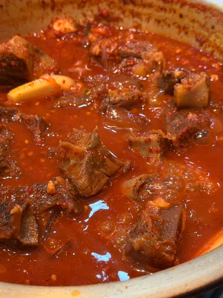 Broth and sauce of the spicy galbijjim