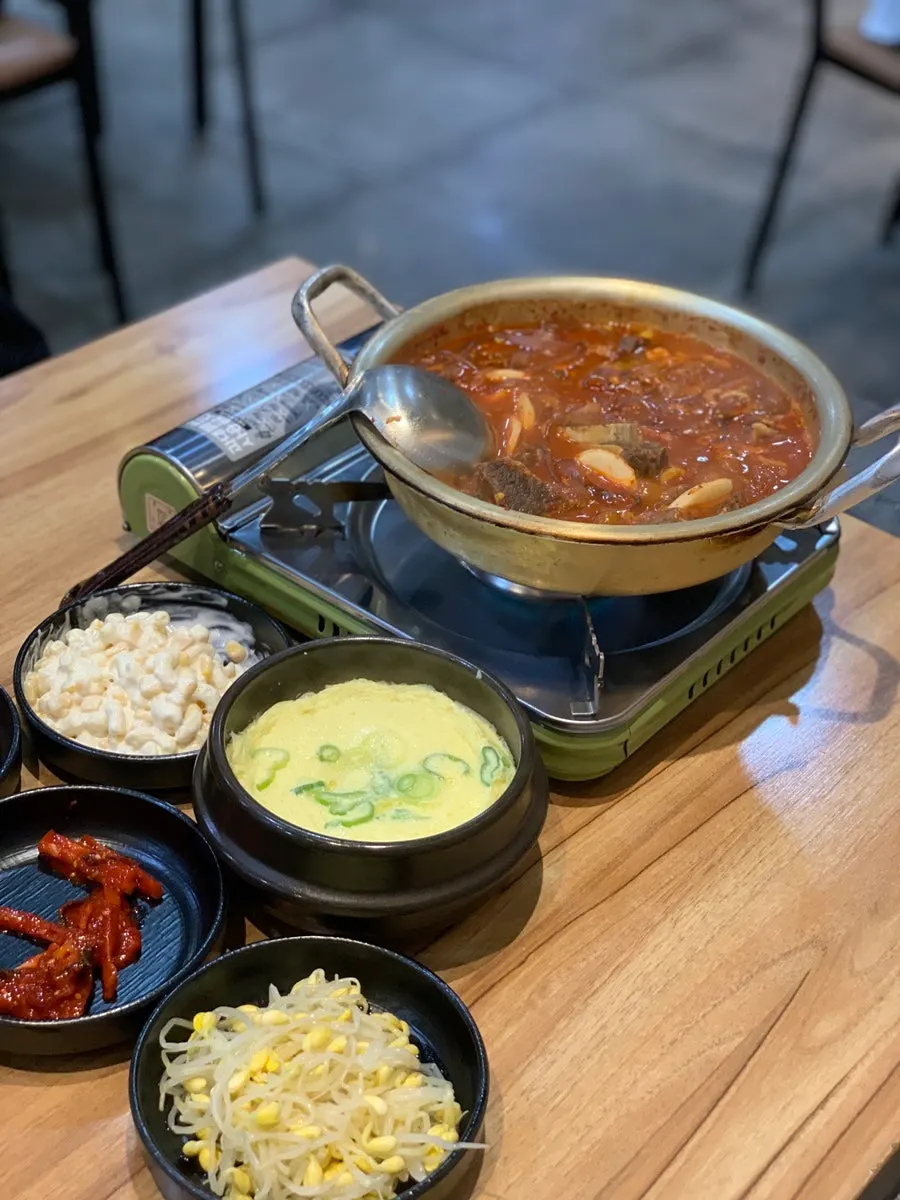 납작당면이 들어간 매운소갈비찜 클로즈업