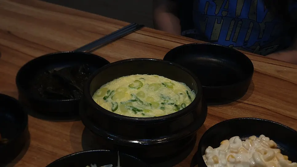 소갈비찜과 돼지갈비찜이 적힌 매장 메뉴판