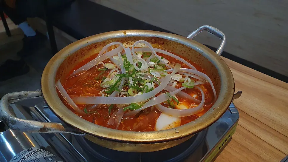 뼈에서 분리되는 부드러운 돼지갈비 살