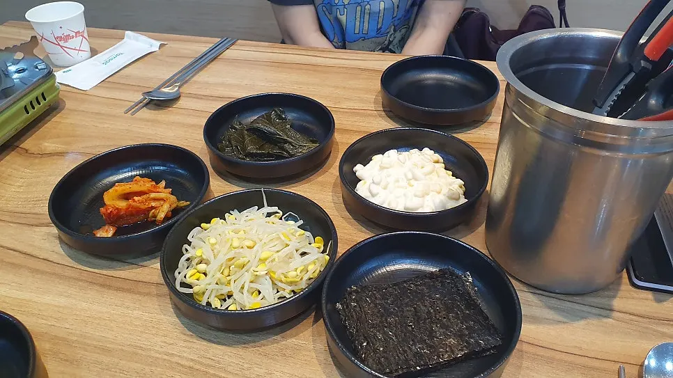김이 오르는 뚝배기 폭탄 계란찜
