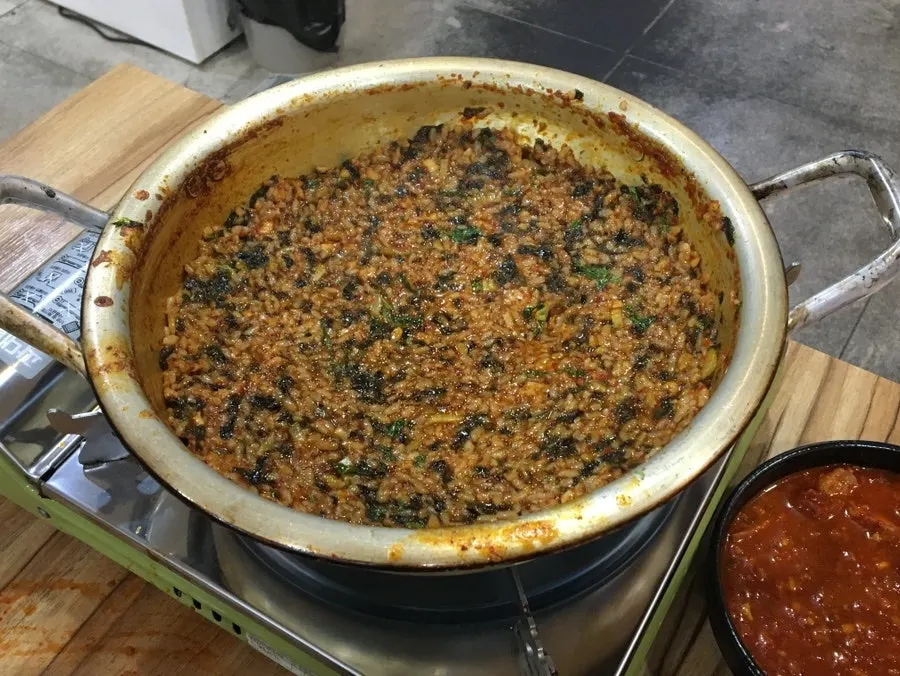 매운갈비찜 양념으로 볶은 마무리 볶음밥