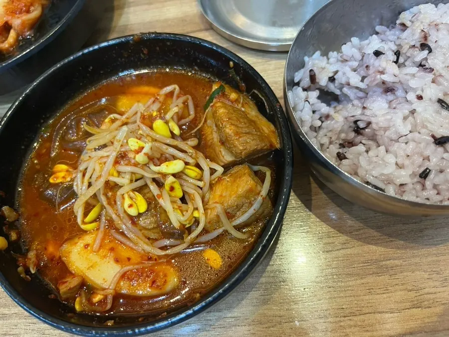 Reduced galbijjim broth with remaining meat