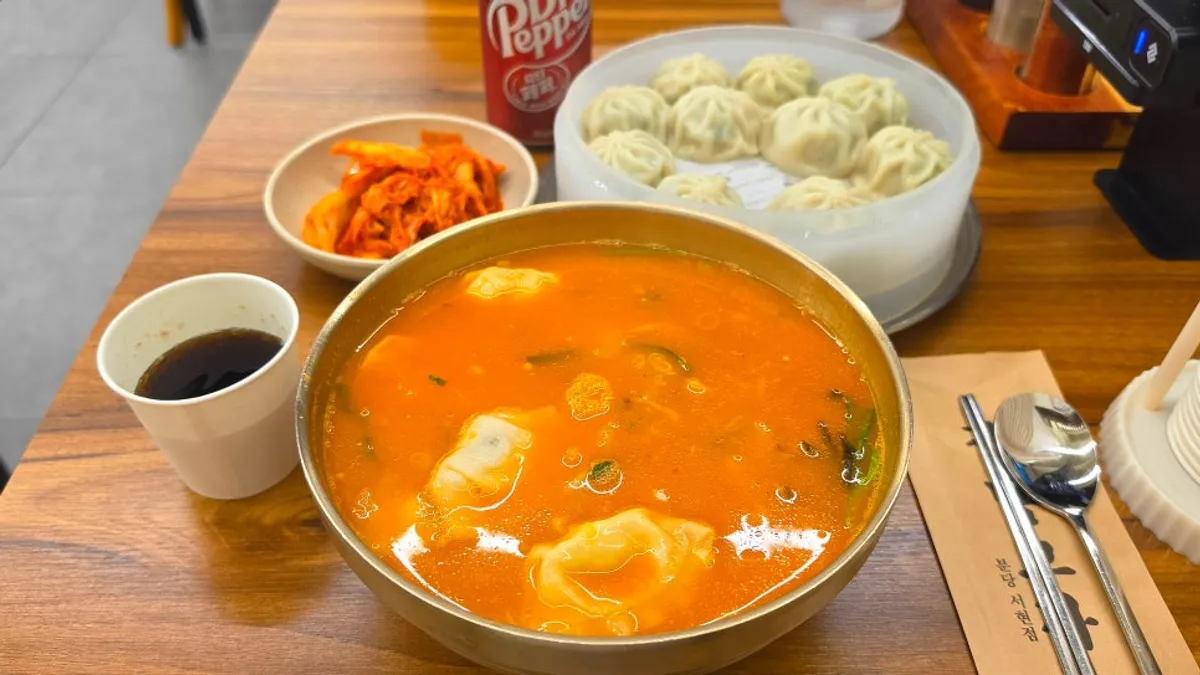 Spicy sujebi and gyoza dumplings served at Gangnam Gyoja Bundang Seohyeon Branch