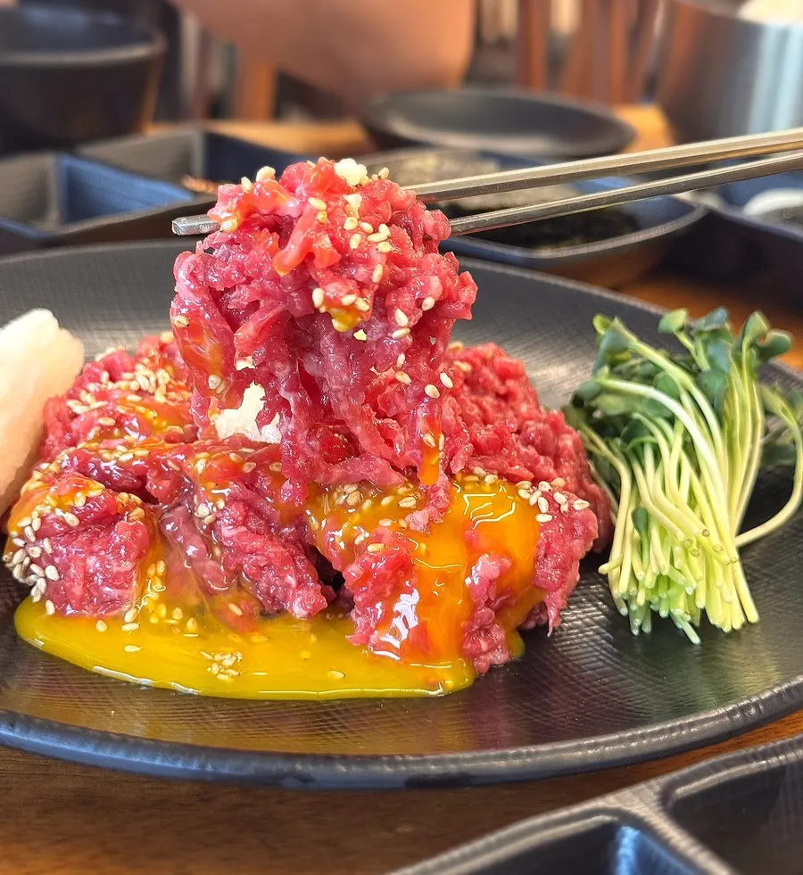 1++ hanwoo yukhoe mixed with raw egg