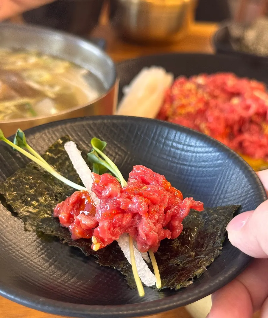 Wrap of gim, octopus and yukhoe