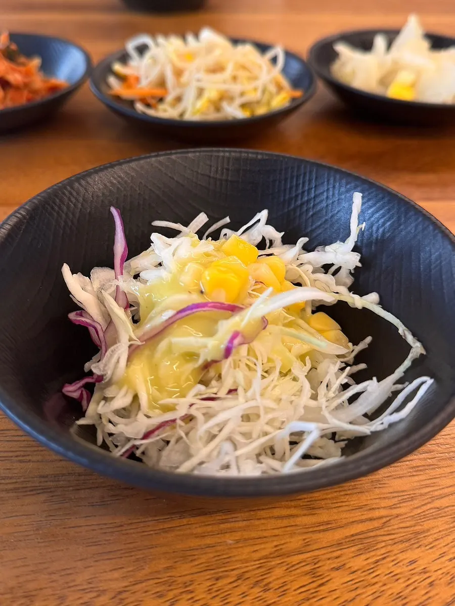 Table with yukhoe and side dishes together