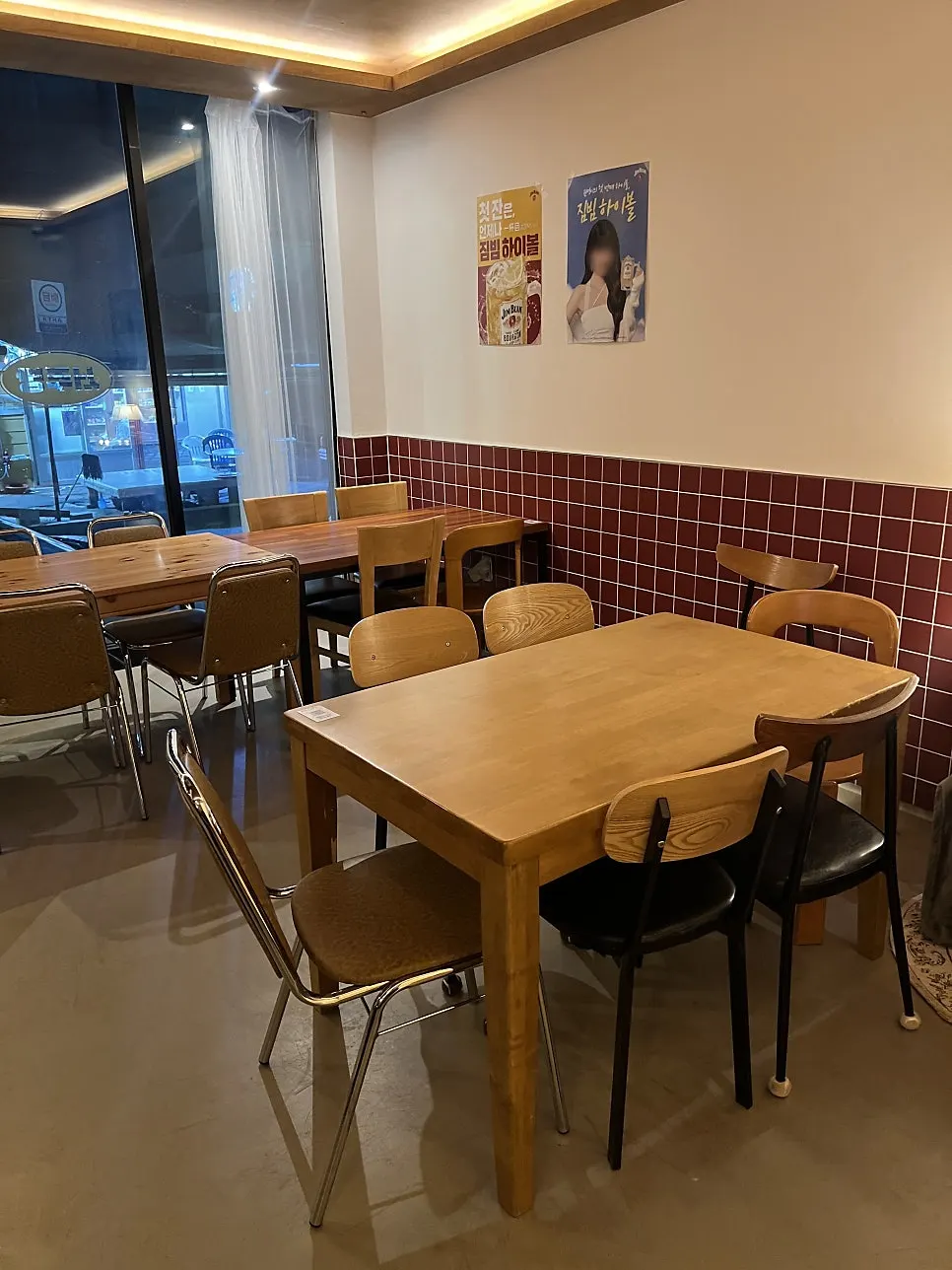 Outdoor platform seating and pojangmacha-street atmosphere