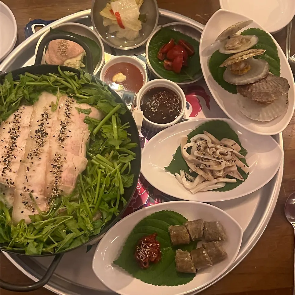 Drinking set with abai baeksundae and squid sukhoe