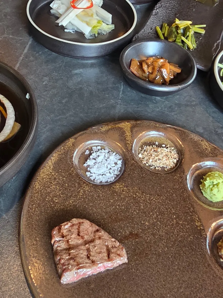 Grilled Seonghwa sirloin showing marbling