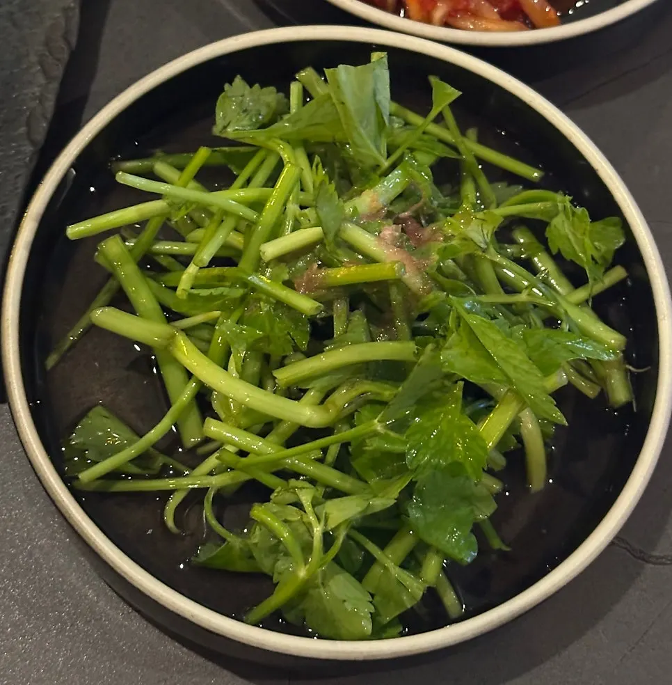 명이나물장아찌와 표고와사비 등 밑반찬