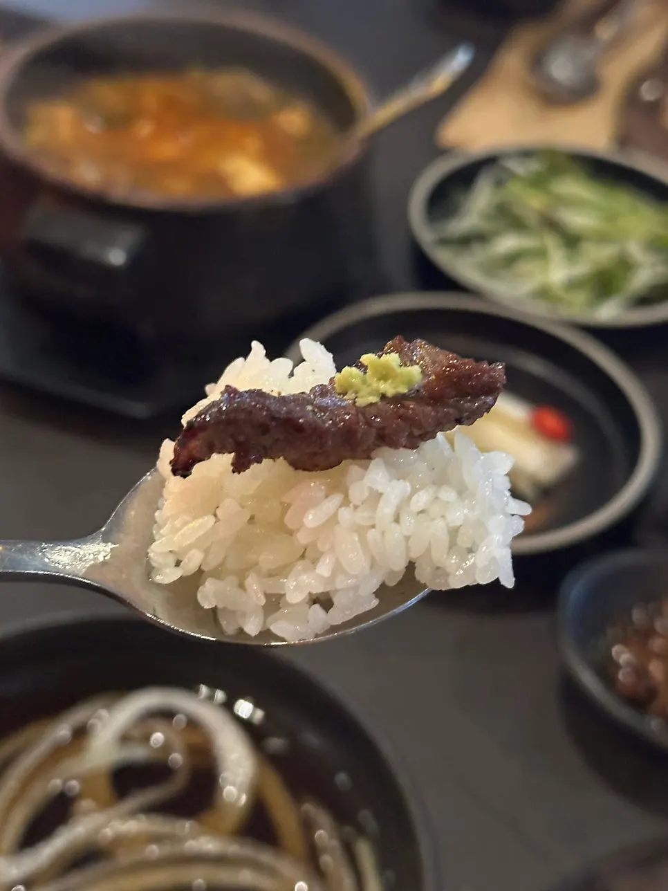 잘라 놓은 와인양념늑간살 구이
