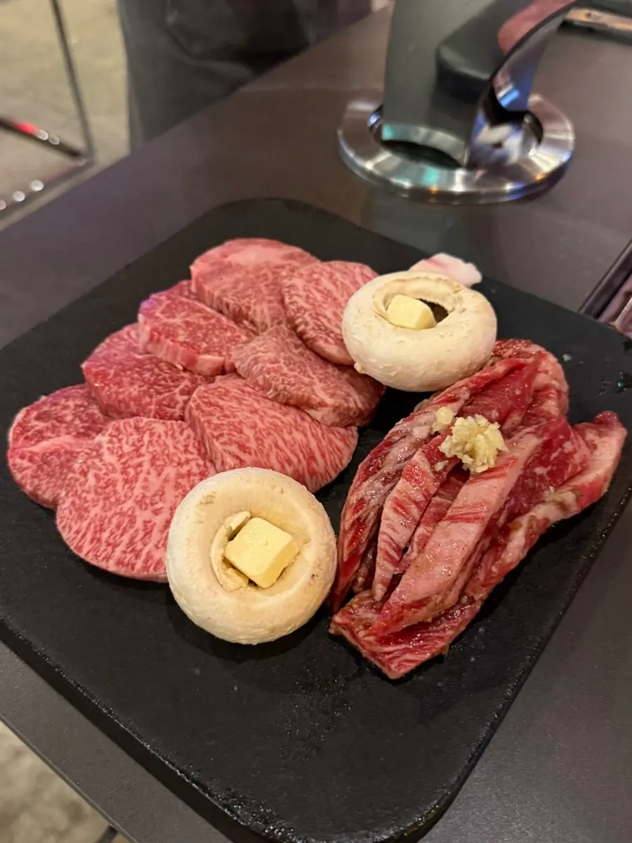 Seonghwa Assorted platter with sirloin and wine-marinated short rib