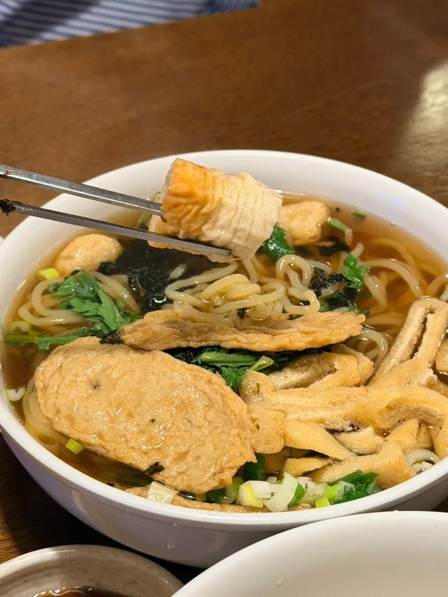Chewy noodles in clear udon broth