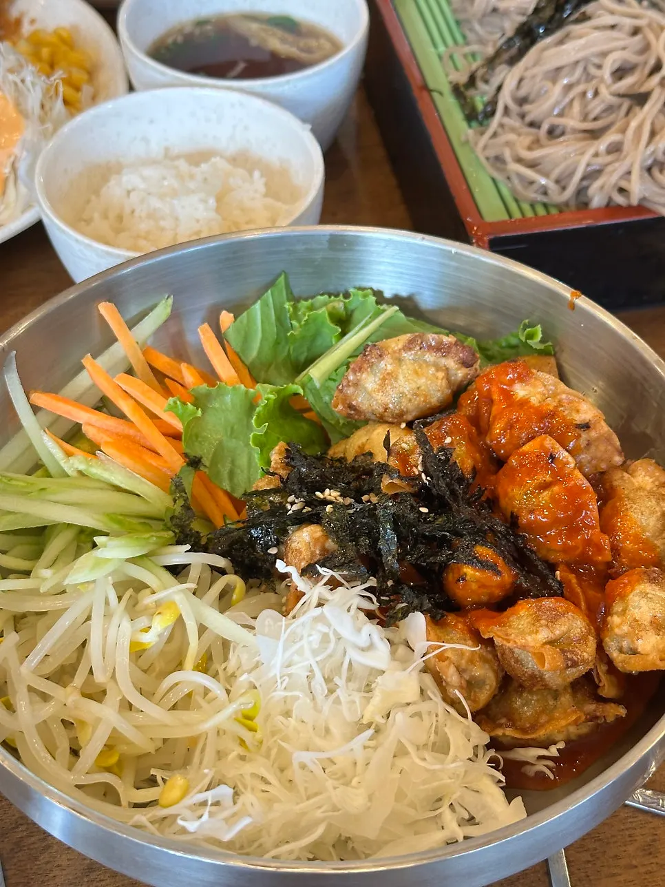 Cold soba noodles and tsuyu bowl