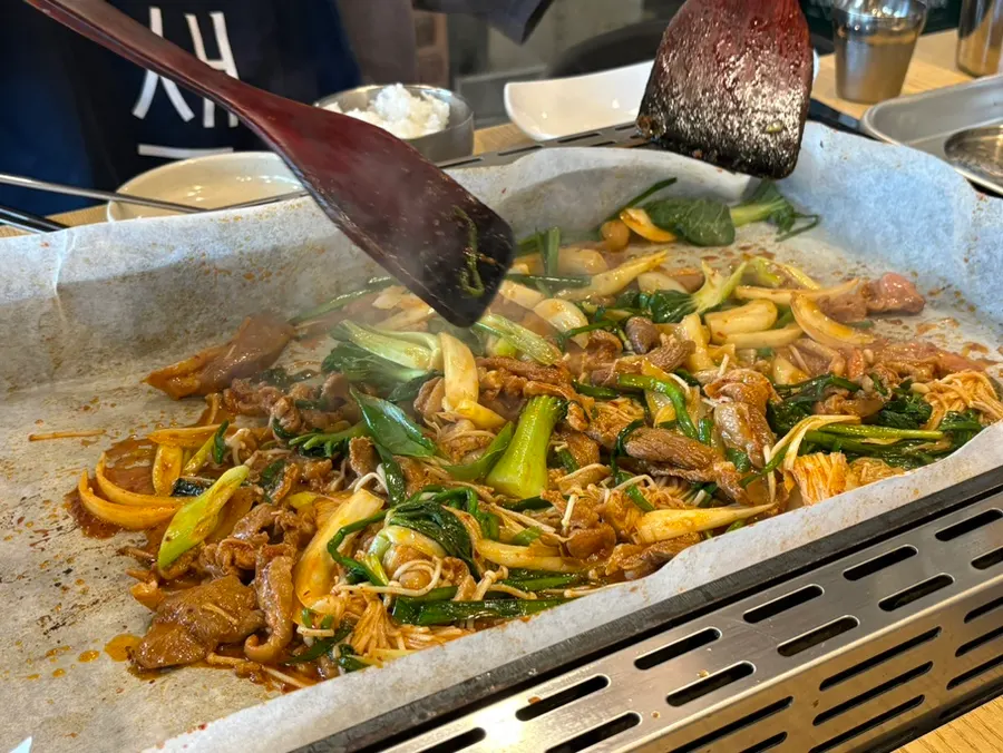 다 볶아져 완성된 오리주물럭