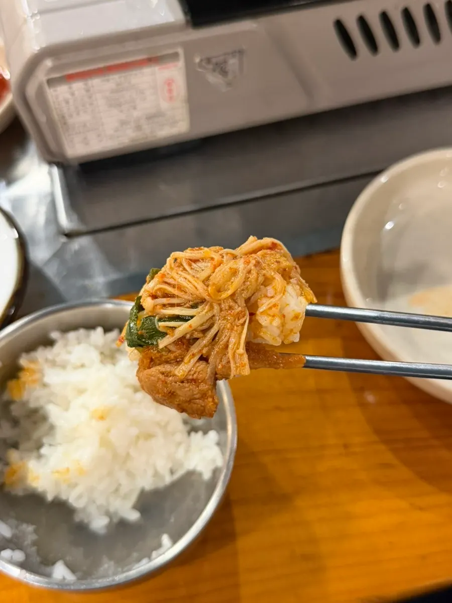 밥에 올린 오리주물럭