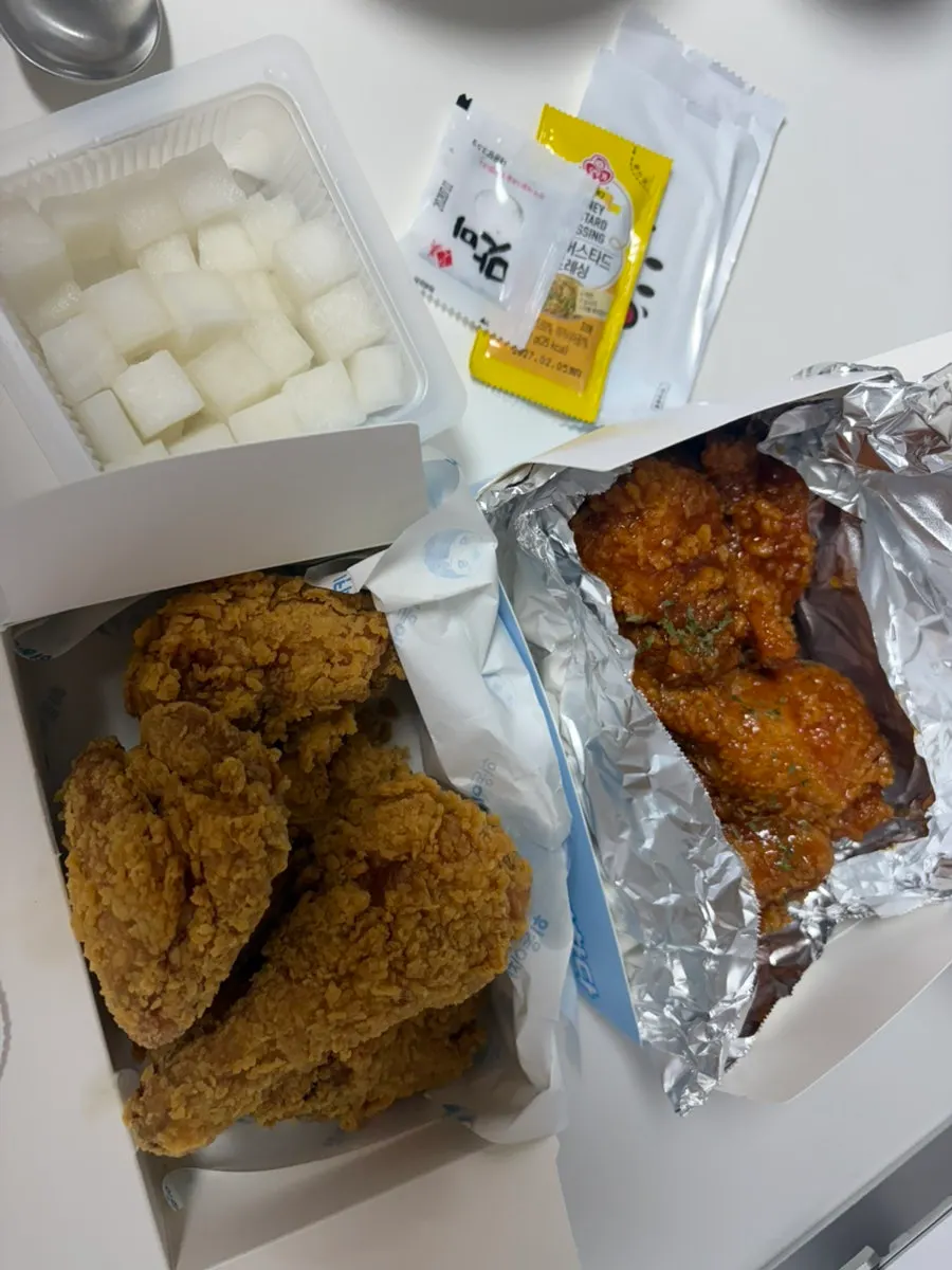 맛소금과 허니머스타드 드레싱, 물티슈