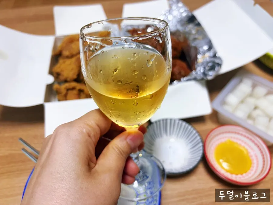 Takeout half-and-half chicken paired with wine