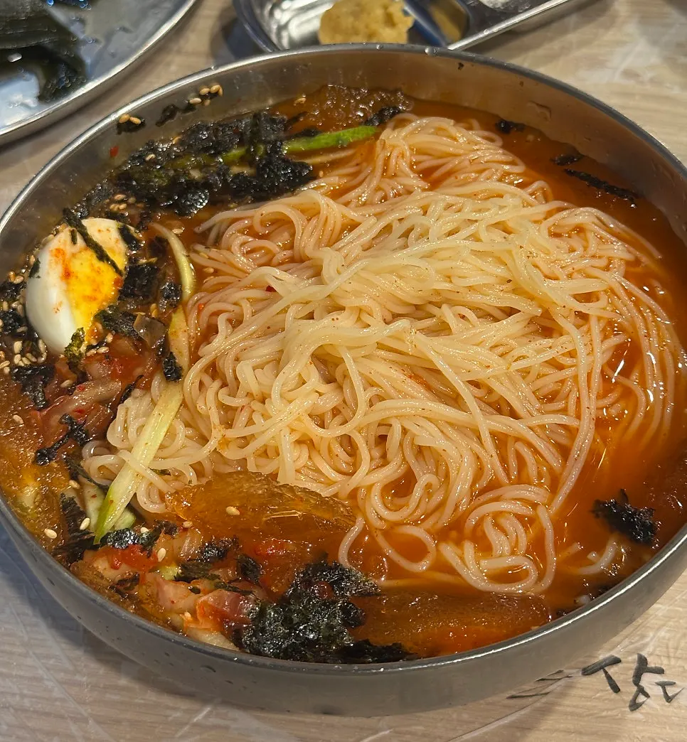 추가로 주문한 김치말이국수