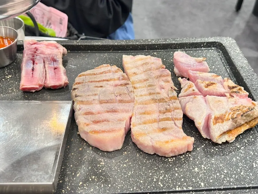 하남돼지집 석계점 테이블 세팅