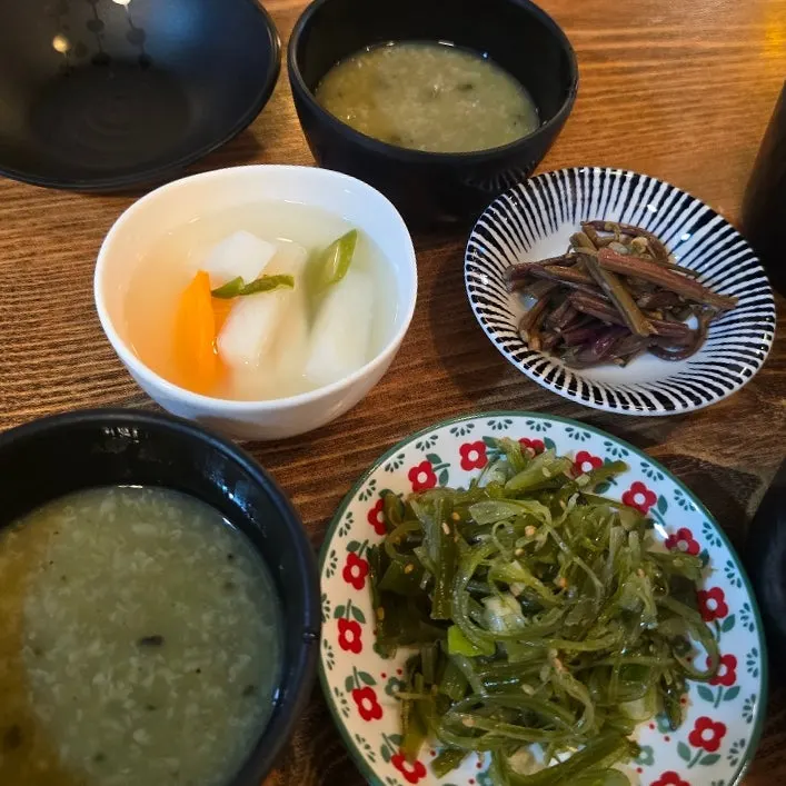 코스 첫 메뉴로 나온 전복내장죽