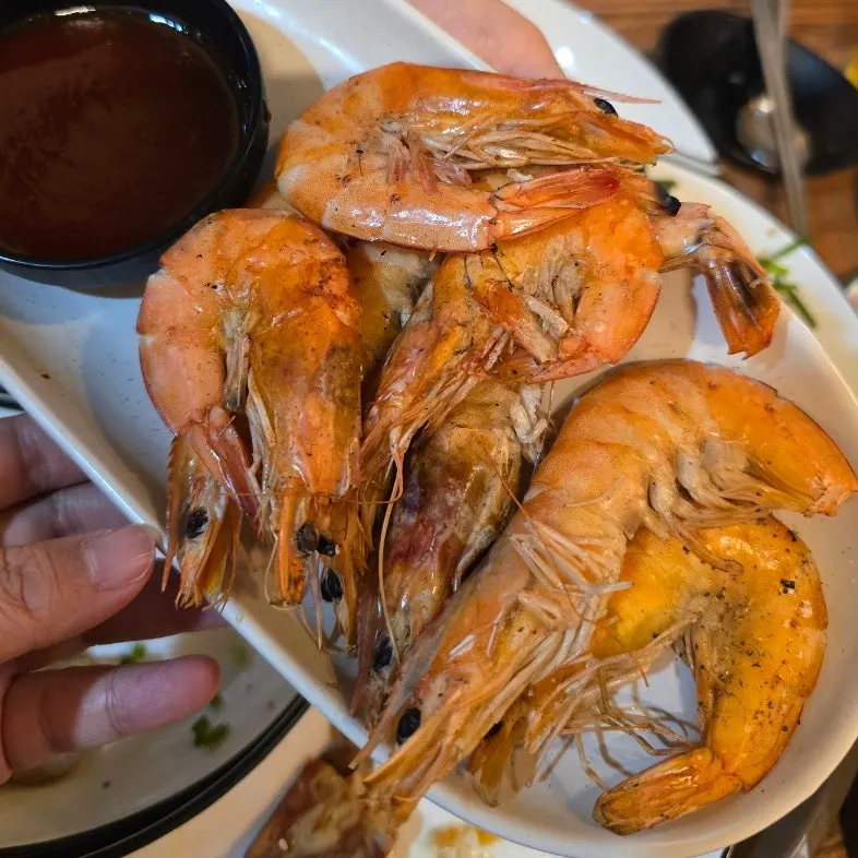 제철 대하구이 한 접시