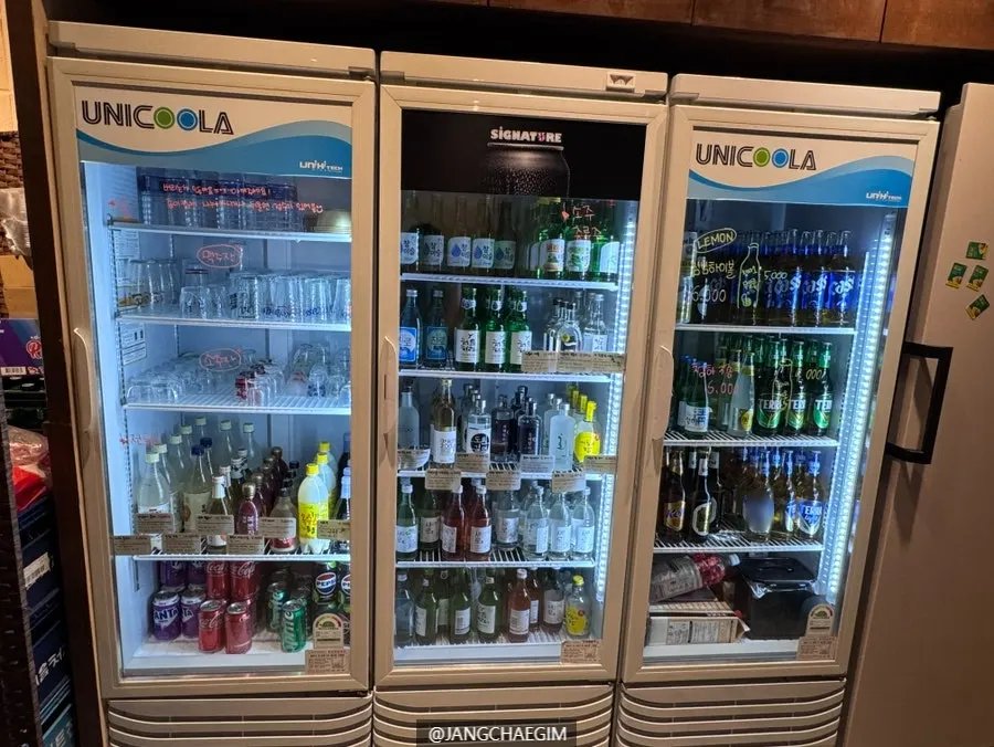 Drinks display inside Imokase Hongsi