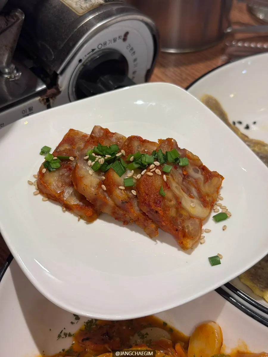 Hongsi's signature house-made chicken feet pyeonyuk