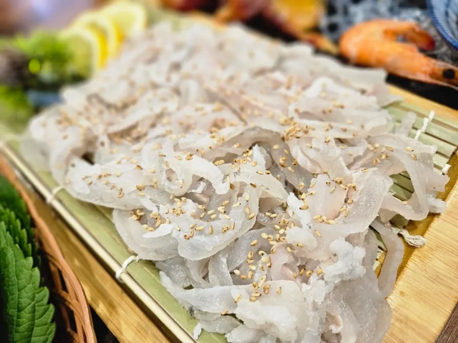 Sashimi eaten with ssamjang