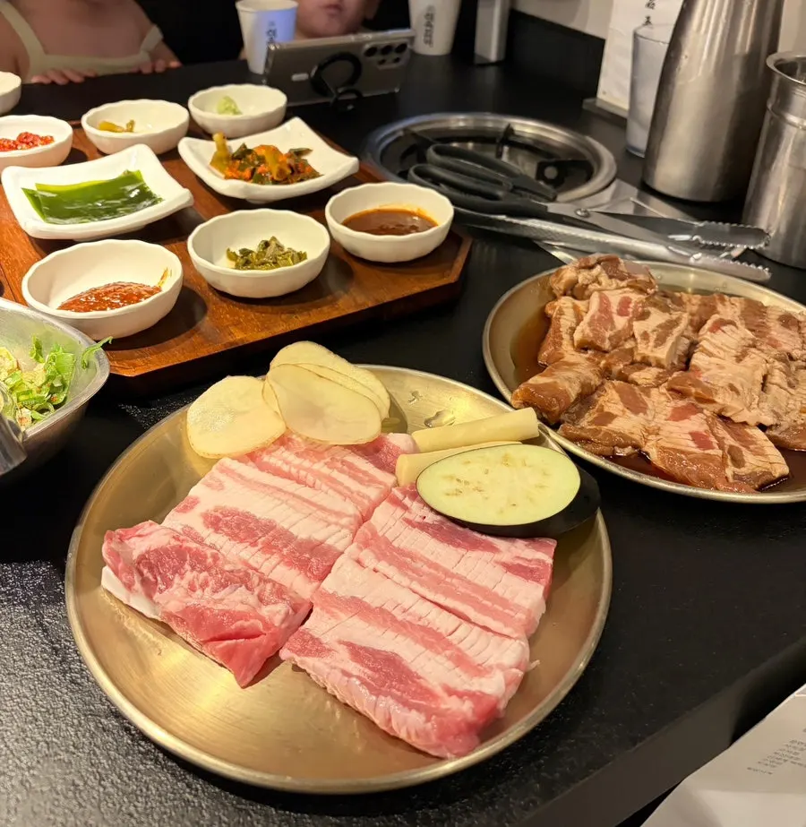 Pork galbi table spread at Seokok Galbi in Jung-dong, Haeundae
