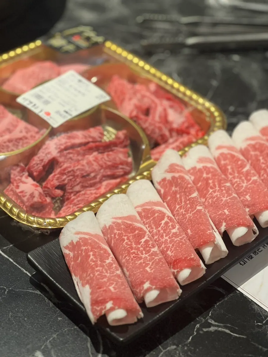 Hanwoo special assortment chosen from the display counter
