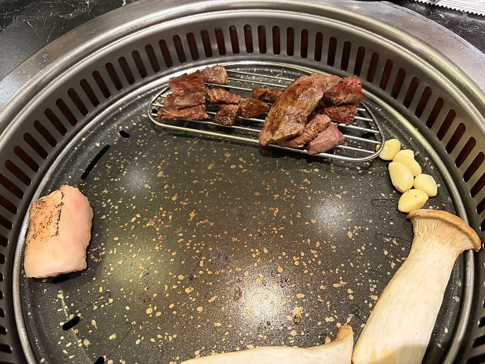 다 구워진 갈비살 살치살 안심