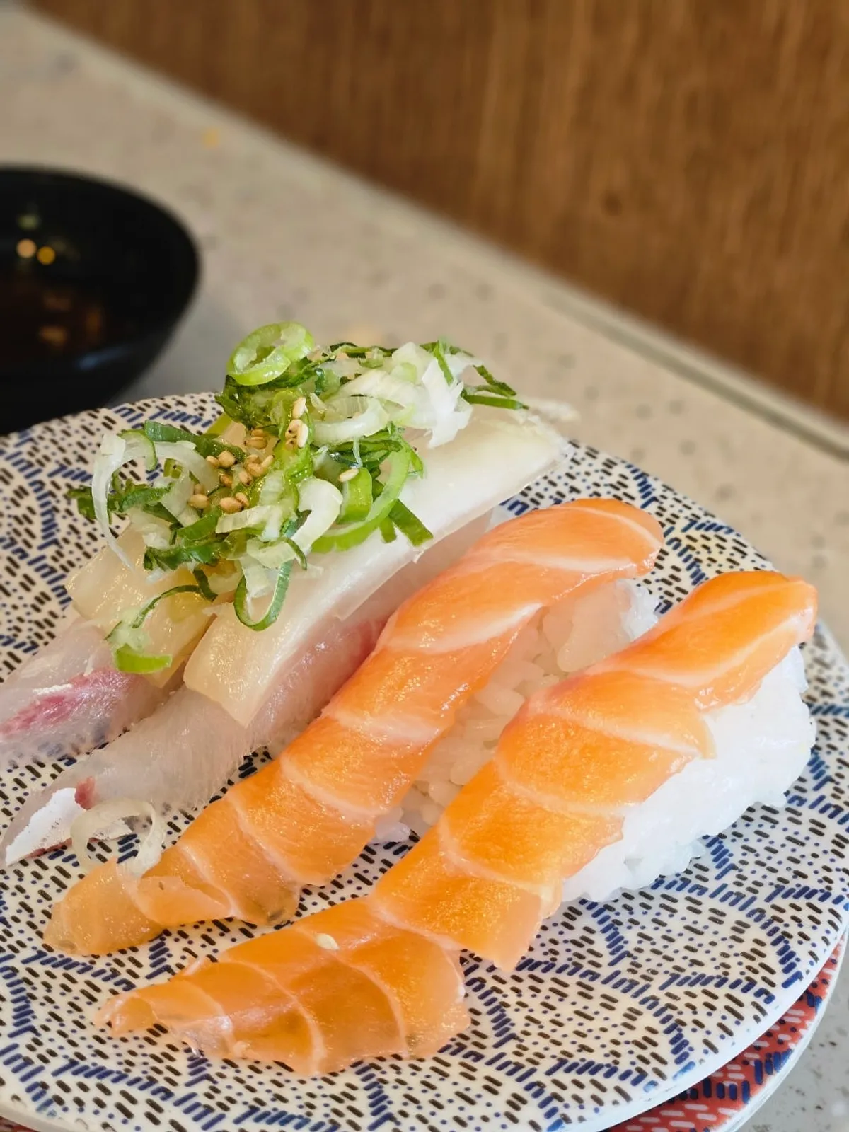 ₩1,990 flat-rate conveyor-belt sushi at Sushi Ian N Seolleung Station