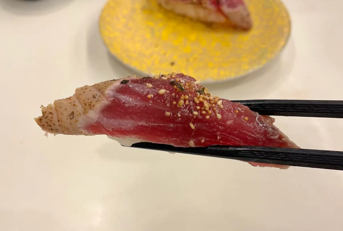 불향을 입힌 참치 타다끼 초밥