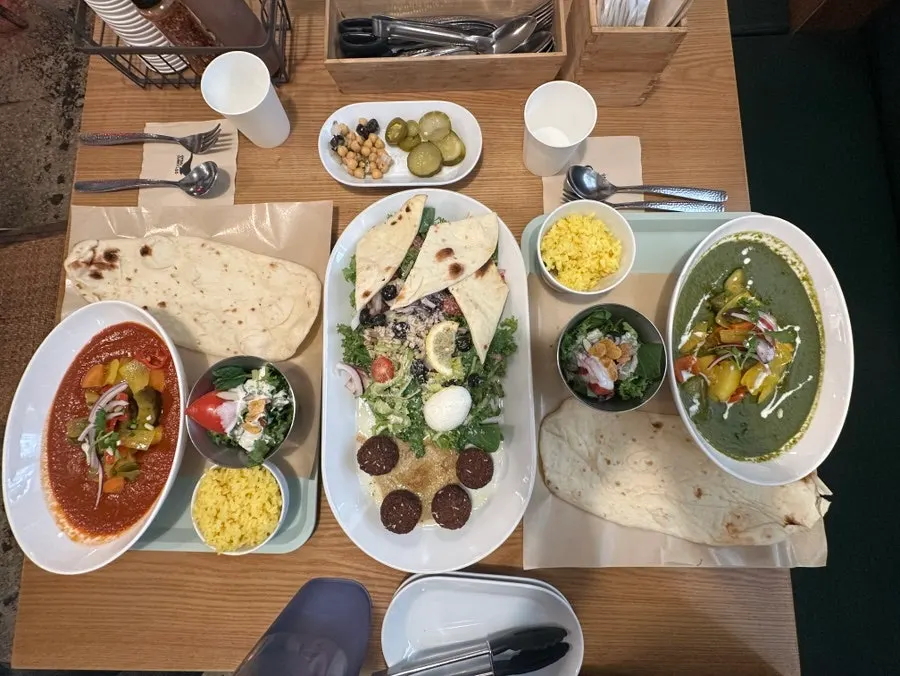 適合聚會的休閒餐廳氛圍