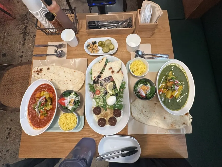 幾乎吃空的CURRY146江南店餐桌