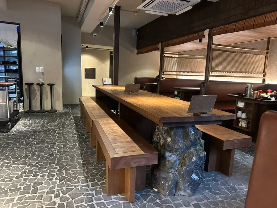 Information on Manmok's dinner-only menu