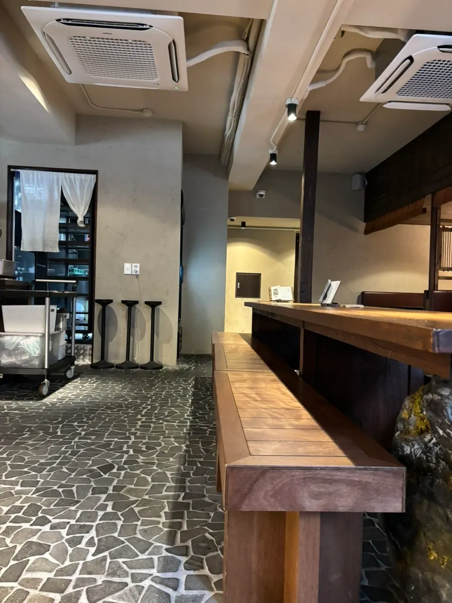 Manmok dining room suited to work lunch gatherings