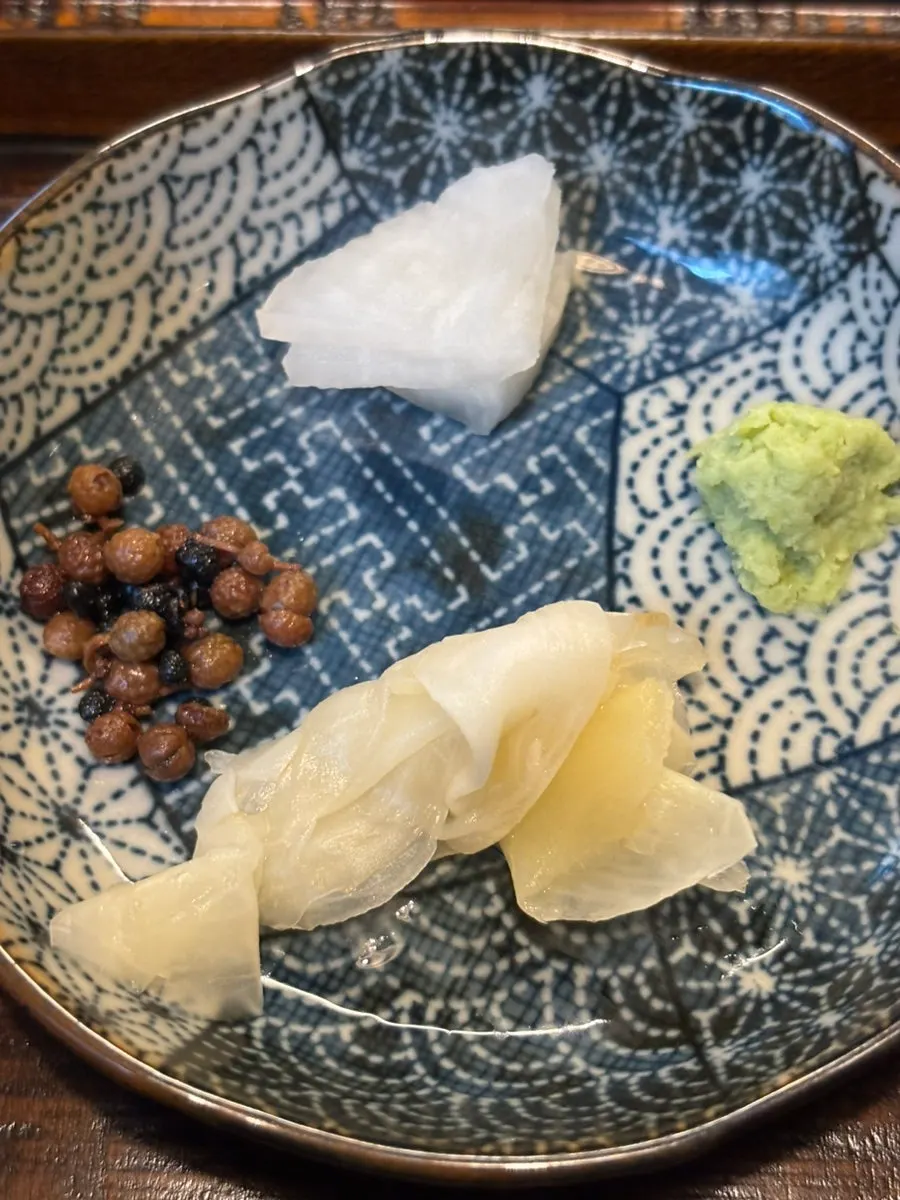 Eel rice bowl with its side dishes