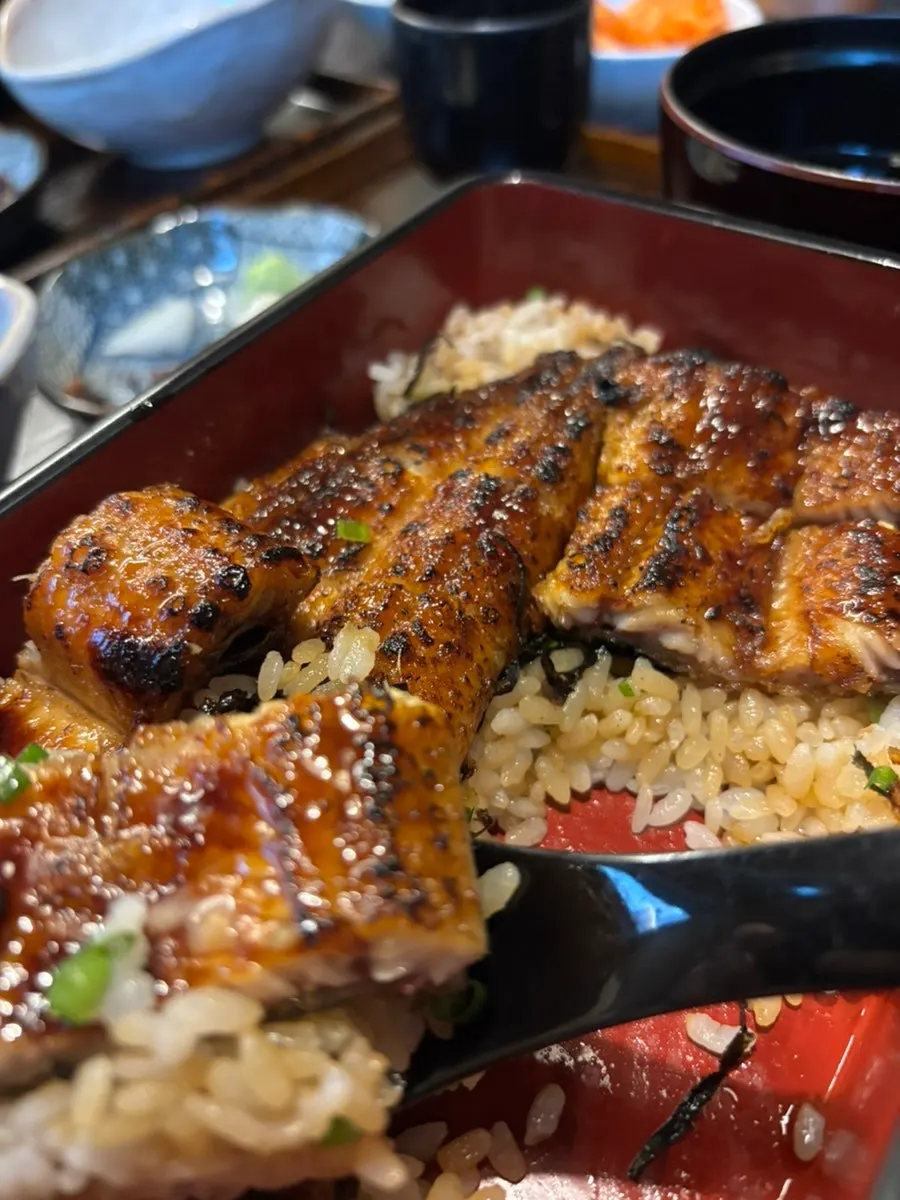 Meal scene at Manmok near Seolleung Station