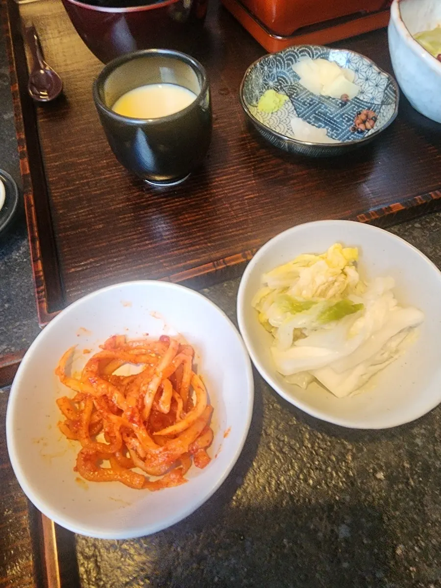 Eel rice bowl meal with side dishes