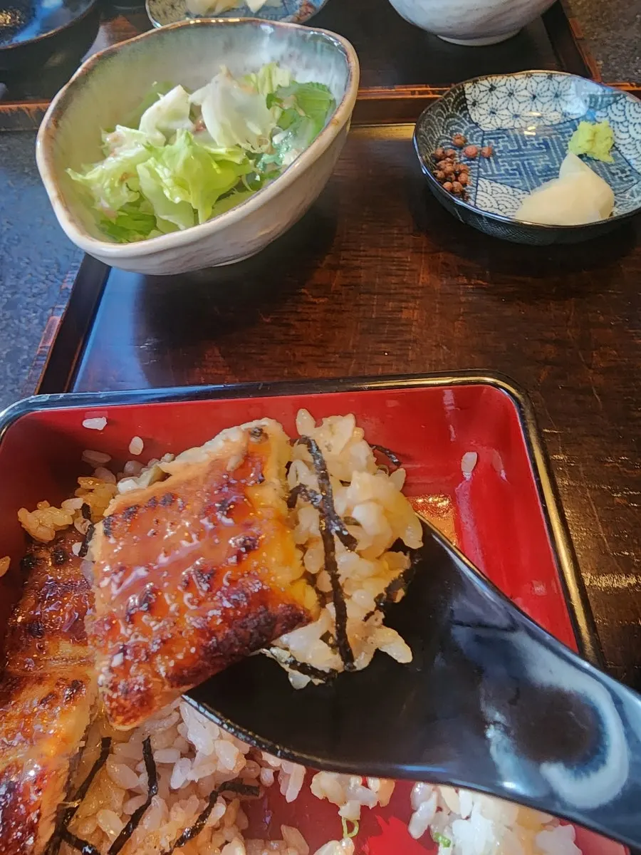 Eel rice bowl enjoyed without heaviness