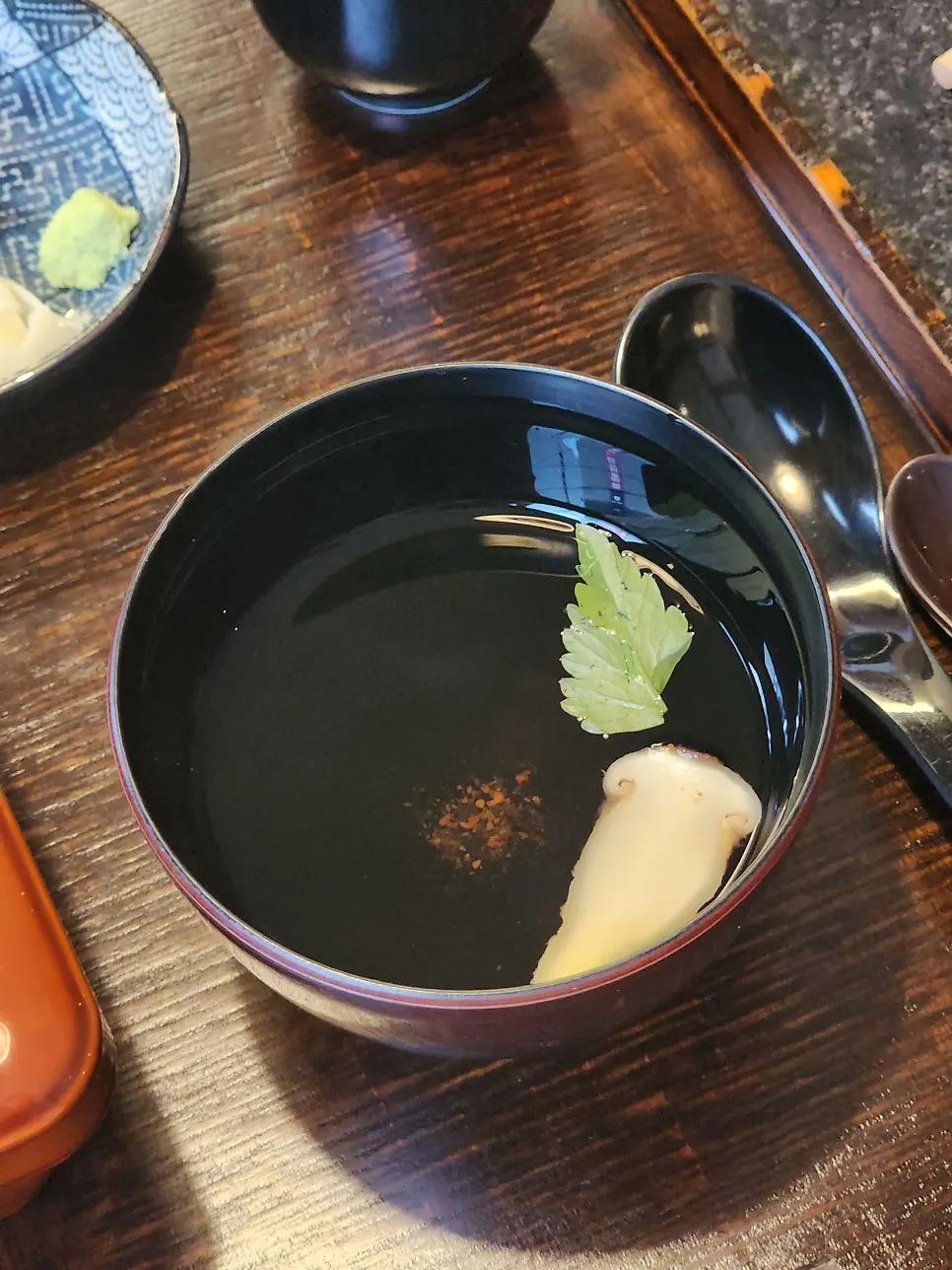 Manmok's matsutake mushroom soup with a strong aroma