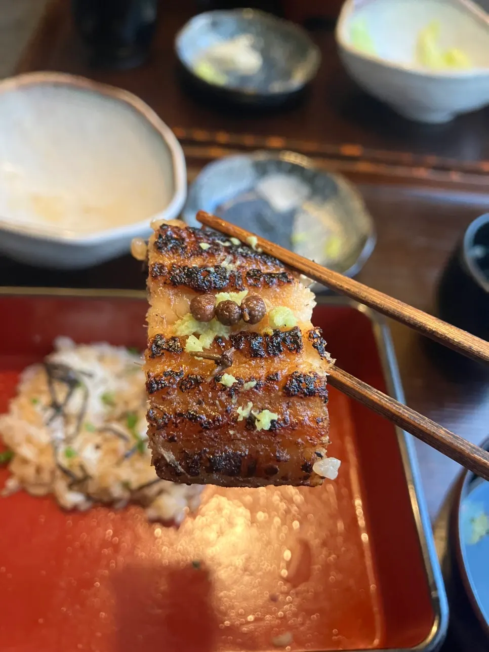 Seasoned shredded radish eaten with eel rice bowl