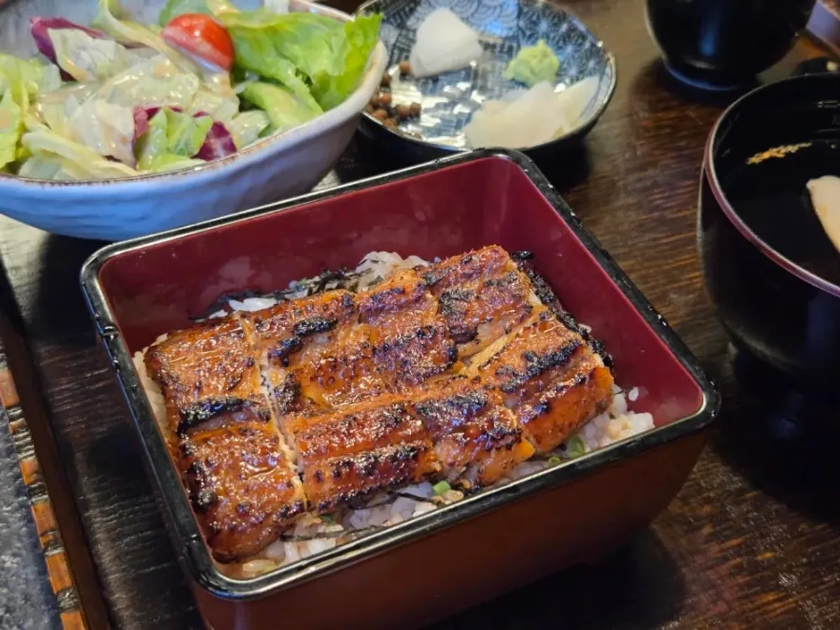 Full individual set meal with eel rice bowl