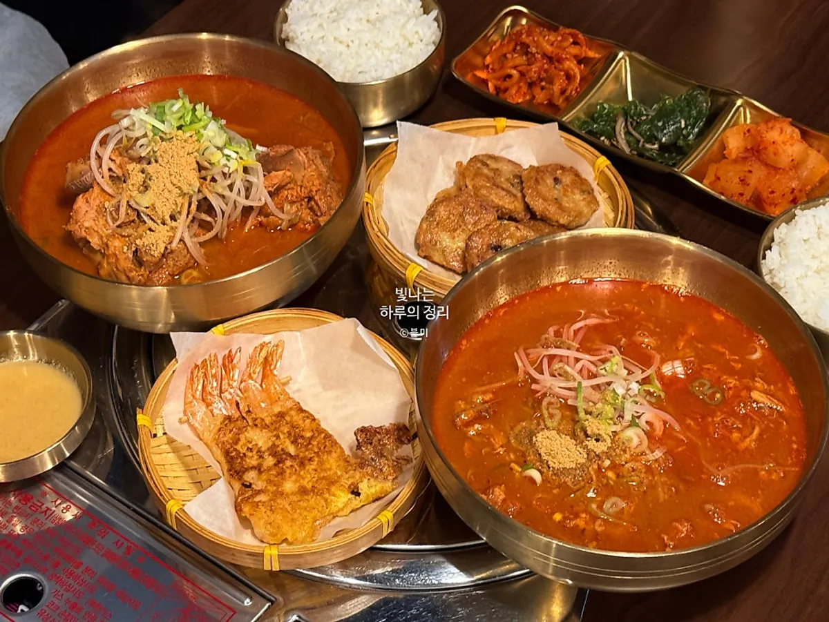 감자탕 세트메뉴 전 요리 사진
