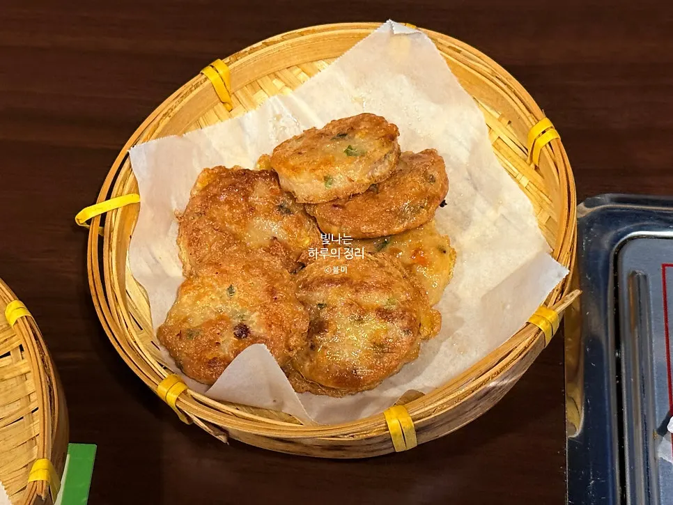 무생채와 감자탕 국밥 조합