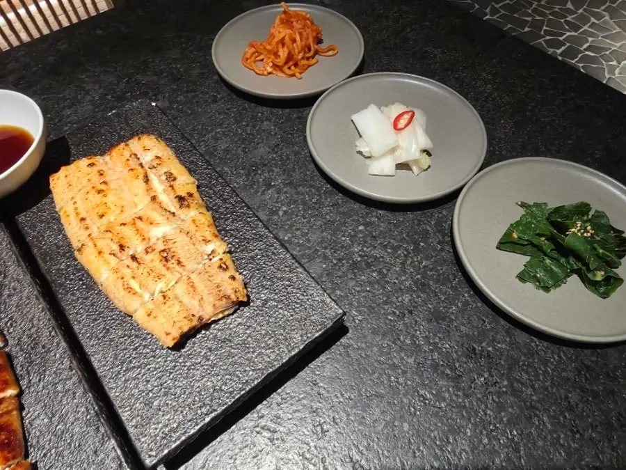 Half serving of salt-grilled eel at Manmok