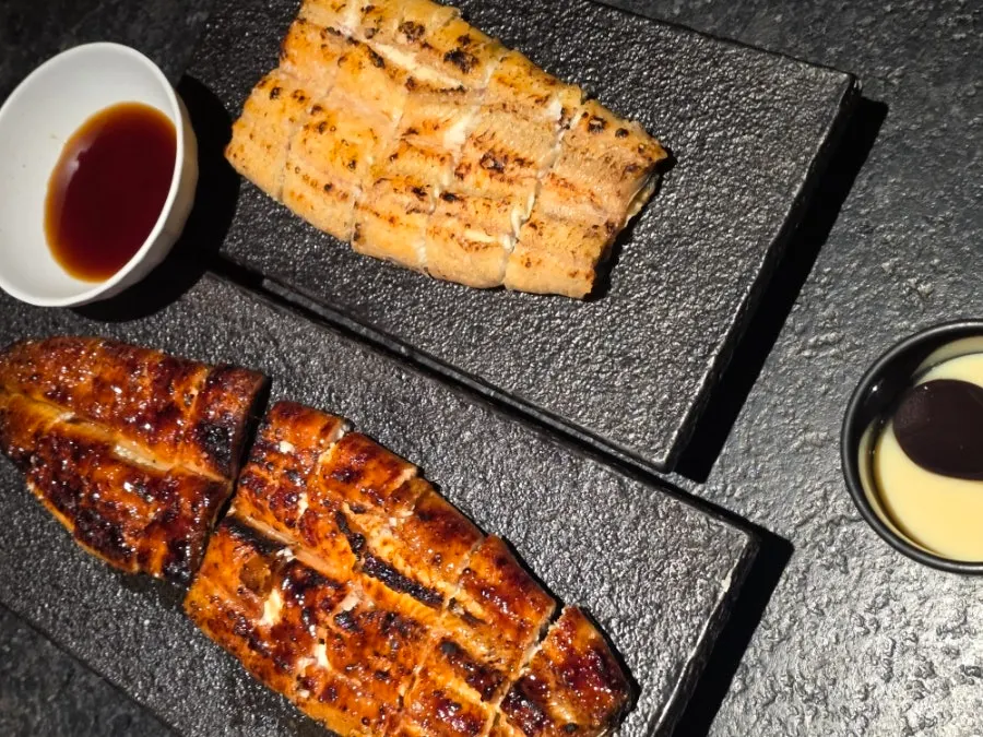 Sauce served alongside the salt-grilled eel